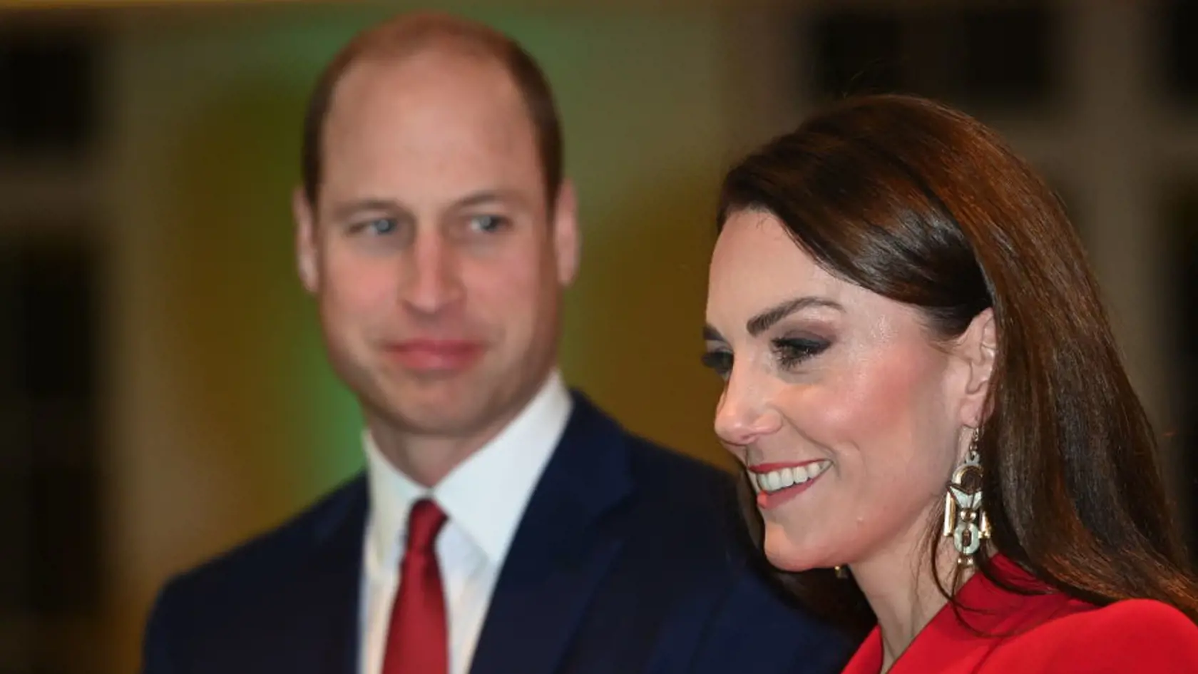 Kate to veľmi svedčalo, jej manžel z nej nemohol spustiť oči.
