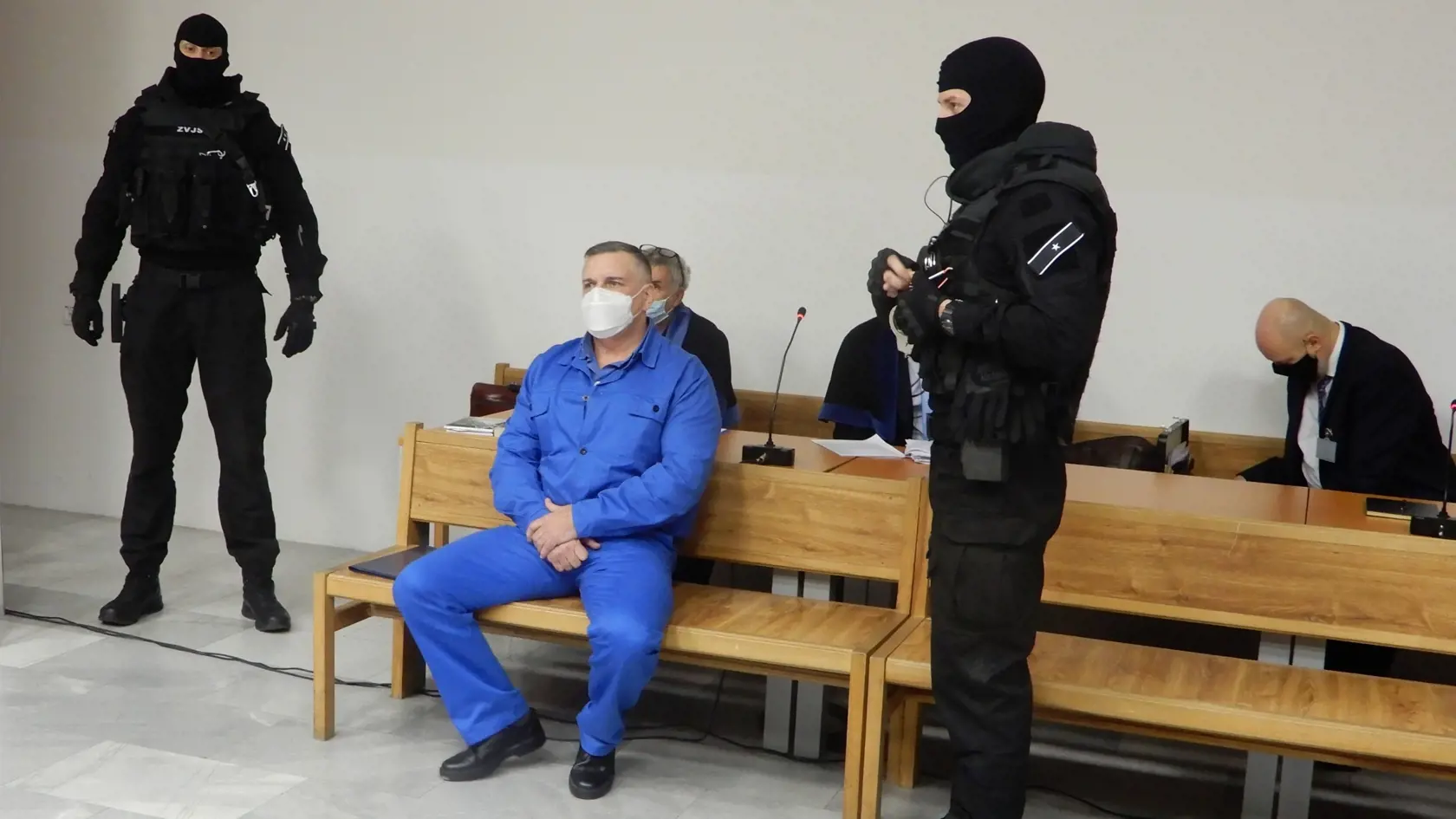Mikuláš Černák a Pavol Rusko (vpravo) na procese v kauze prípravy vraždy Sylvie Klaus-Volzovej