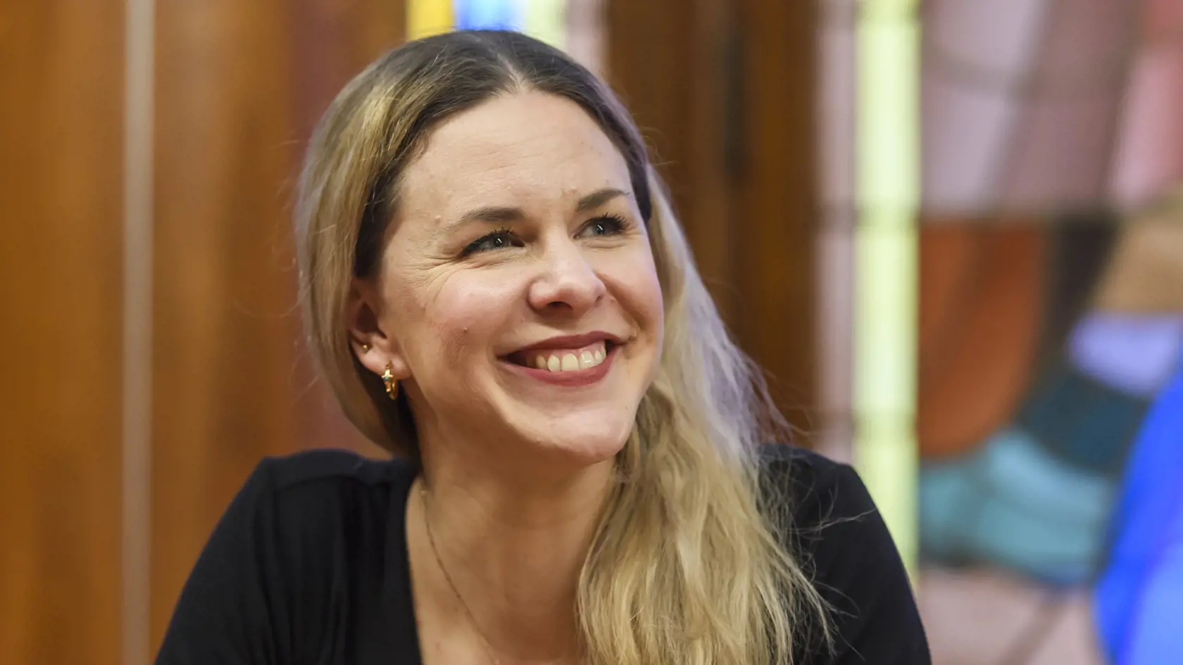 Kristína Tormová počas tlačovej konferencie po verejnej generálke dobrodružnej rozprávky s pesničkami o záchrane Bratislavy s názvom s názvom Terezka a Stratočas z pera Jána Gurduliča