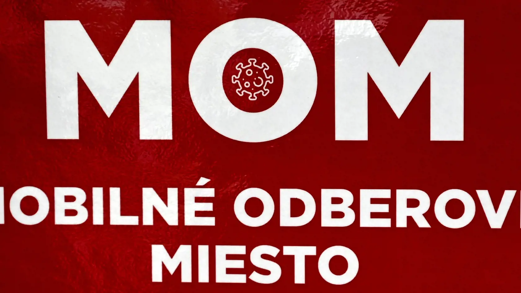 Na snímke označenie na mobilnom odberovom mieste (MOM) v areáli nemocnice v Michalovciach 17. augusta 2021. FOTO TASR - Roman Hanc
