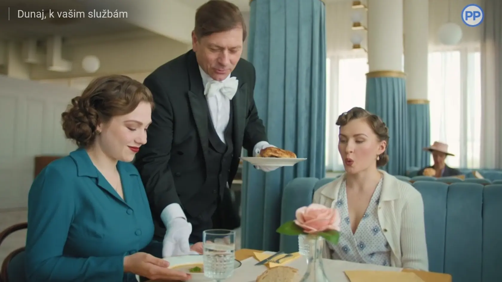 Anna Magdaléna Hroboňová (vpravo) a Lesana Krausková ako sestry. Seriálová Marína vstúpila do deja ako poriadny víchor.