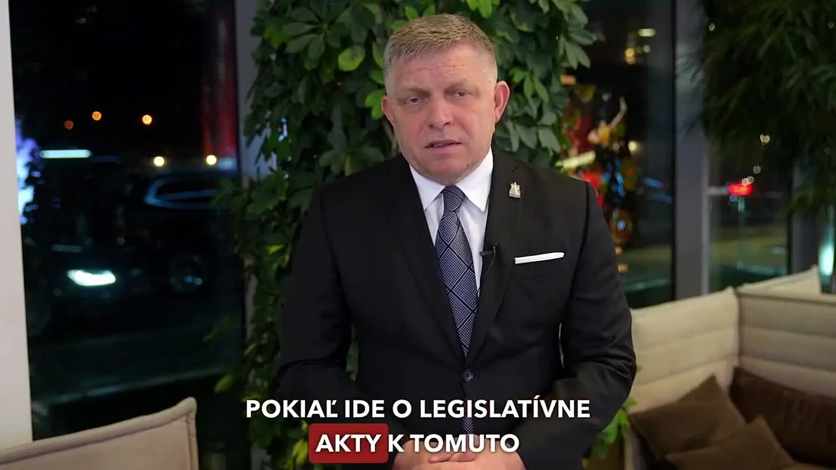 Premiér Robert Fico (Smer) hovorí, že cesta do Moskvy priniesla diplomatické uznanie Slovensku na najvyššej svetovej úrovni. Potvrdila, že Slováci vedia vzpriamene stáť na vlastných nohách, prezentovať vlastné názory, uctievať si tradície a historickú pravdu.