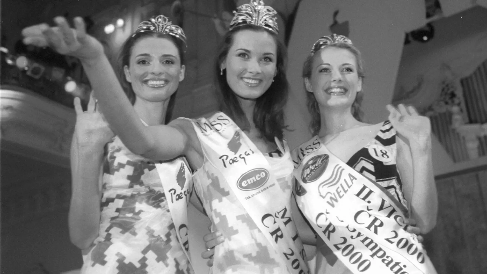 9. Michaela Salačová (38) - Miss ČR 2000, Miss Fotogenic na Miss World 2000: Objektív vymenila za mixážny pult - ako dídžejka hrala po kluboch v Nemecku, Španielsku, vo Švajčiarsku. S manželom Daliborom Vajčnerom (37) má dvoch synov, deväťročného Olivera a šesťročného Damiena.
