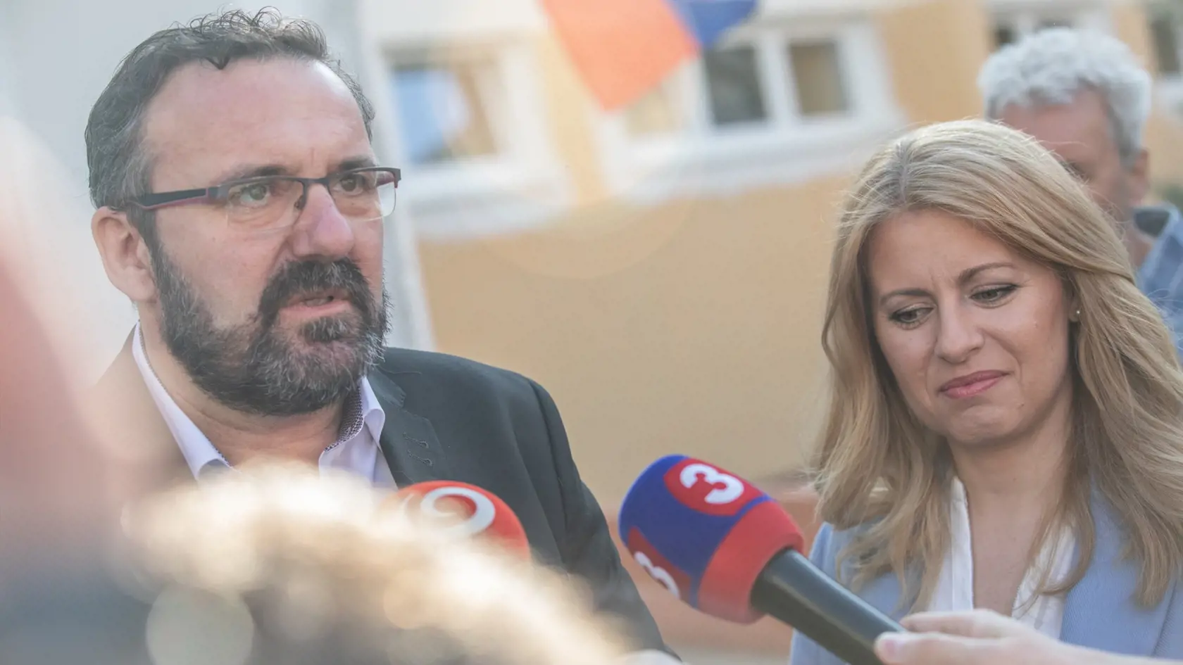 Zuzana Čaputová so svojím partnerom Petrom Konečním.