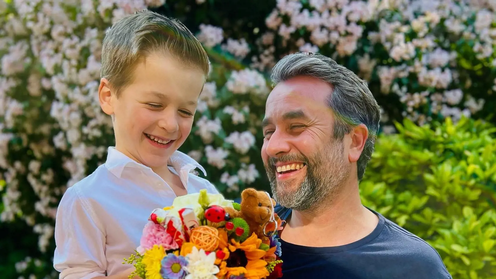 Vlado Kobielsky má prekrásnu záhradu, ktorá poskytuje oddych a zábavu celej rodine.