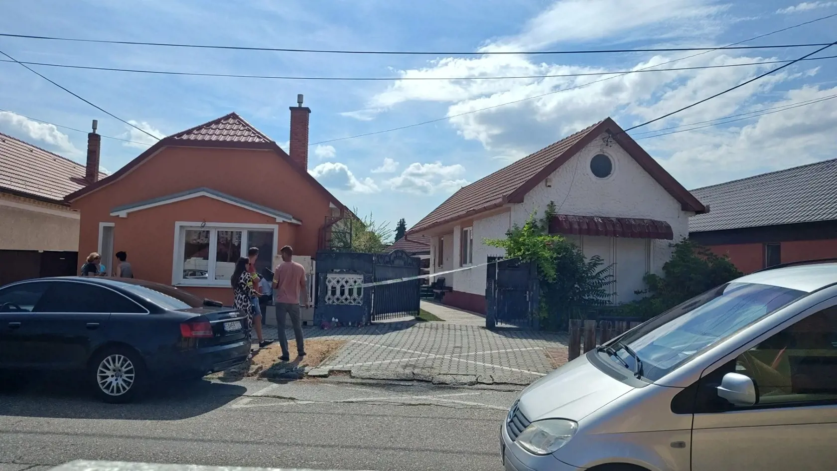 Polícia koná v prípade nálezu mŕtvej 31-ročnej Cynthie. Jej telo našli v jednom z rodinných domov vo Veľkom Mederi. Niekdajšia úspešná hádzanárka bola od minulej stredy nezvestná a pátrali po nej.