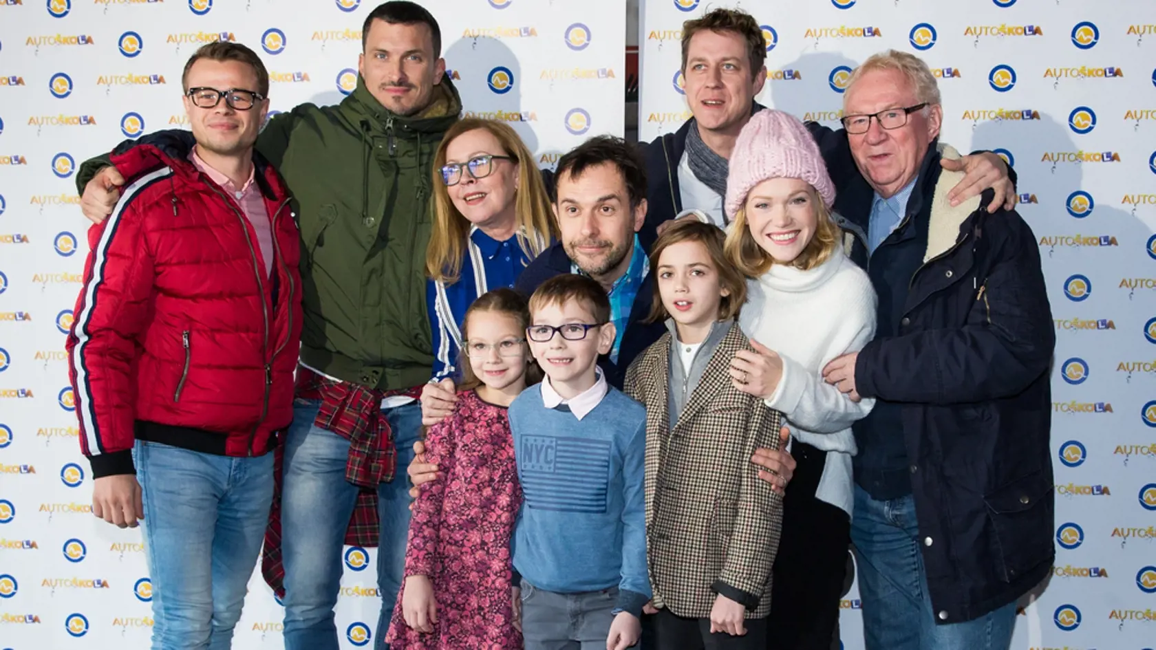 Novinárska premiéra nového seriálu "Autoškola" v produkcii televízie Markíza. Na snímke Juraj Kemka, Marta Sládečková, Peter Kadlečík, Ján Alžbetkin, Dominika Morávková Zelníková, Ján Koleník a Karol Čálik.