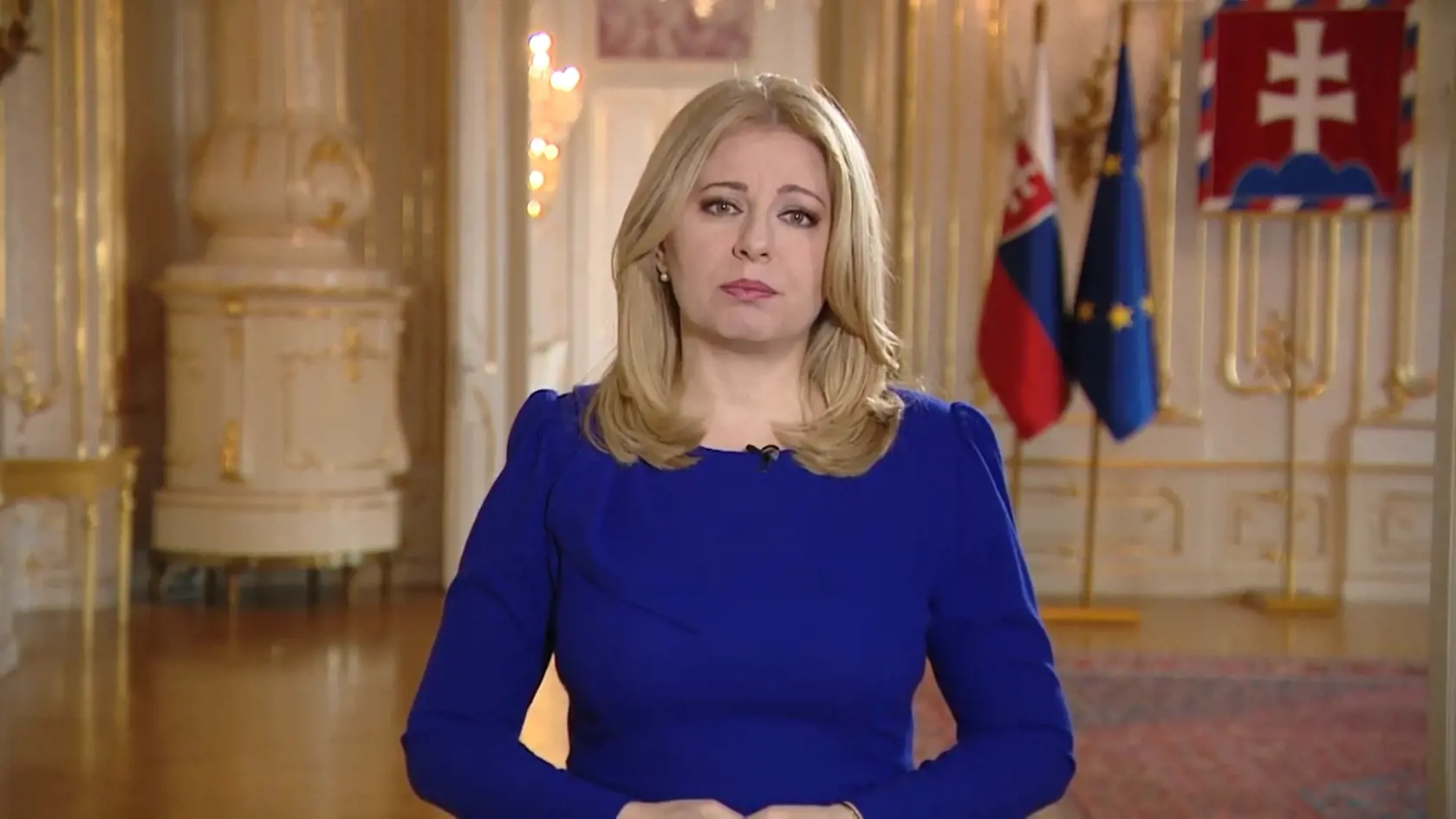 Výraz prezidentky pri prejave pri príležitosti prvého výročia ruskej invázie na Ukrajinu je z radu tých dramatických.