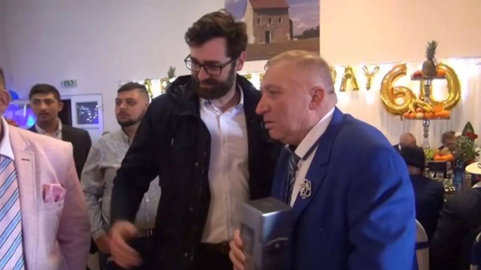 Primátor Hattas pri gratulácii