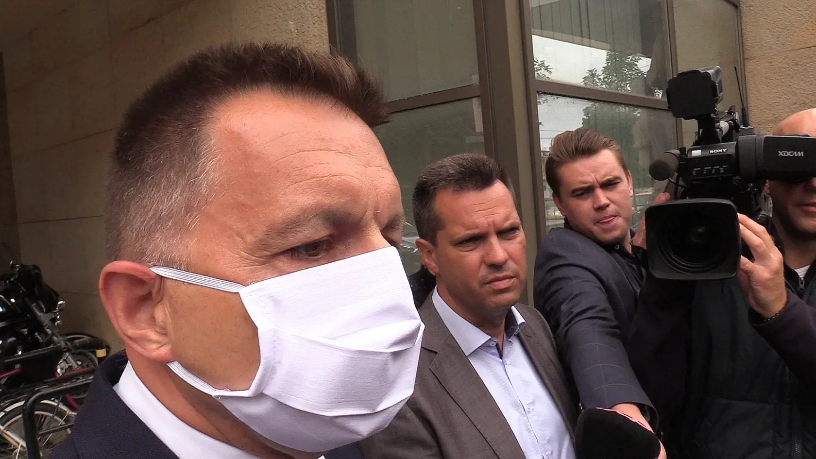 Guvernér Národnej banky Slovenska Peter Kažimír bol vypovedať v prípade Mýtnik.