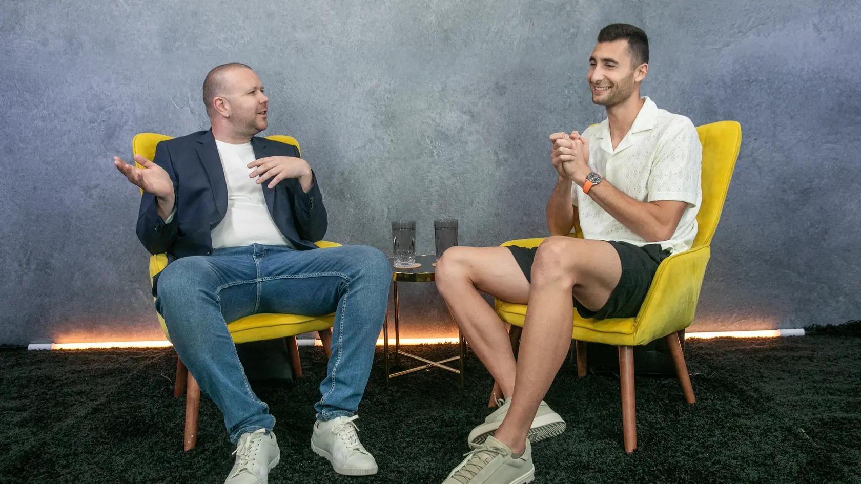 Na snímke je diskusná relácia so Stanom Suvákom “Tipovačka”, ktorej hosťom bol brankár futbalovej reprezentácie Dominik Greif.