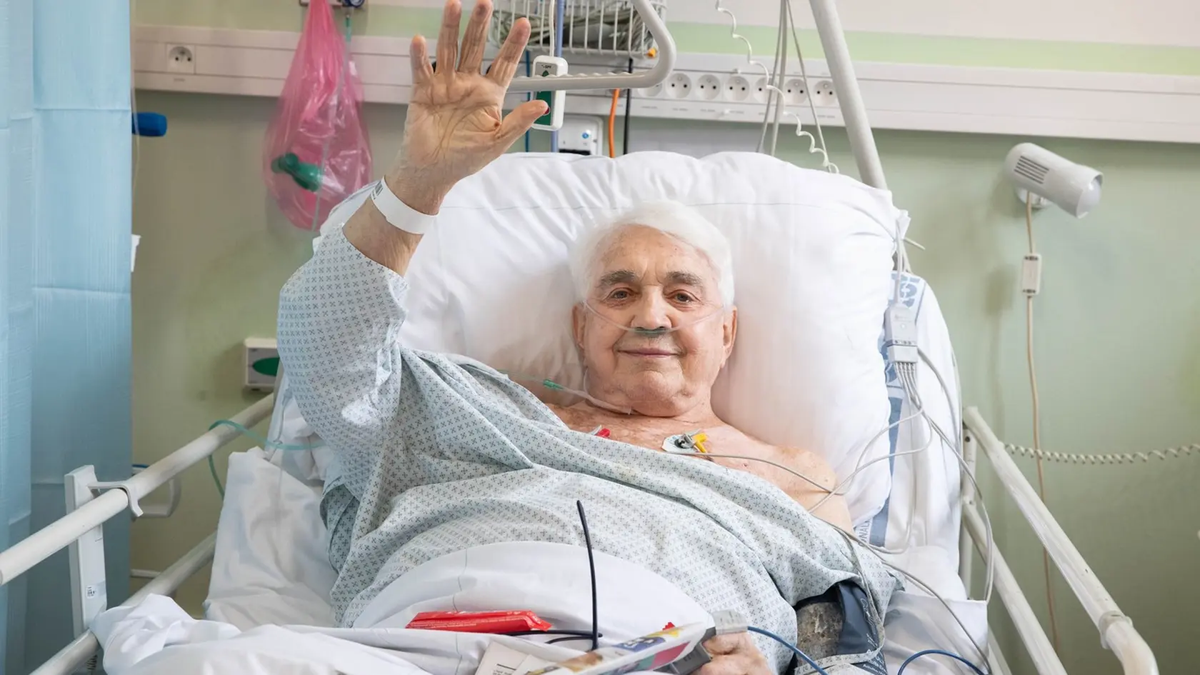 „Od detstva mám zničené priedušky a aj zlé pľúca. Mala to mama, všetky tety, brat, vnúčatá, syn. Je to prekliatie. Dlhé roky mám chronické zlyhávanie srdca. Je to choroba, ktorú mám už asi pätnásť rokov. Súvisí to s obličkami – keď pijem veľa, trpí srdce, keď málo, trpia obličky,“ hovorí herec.