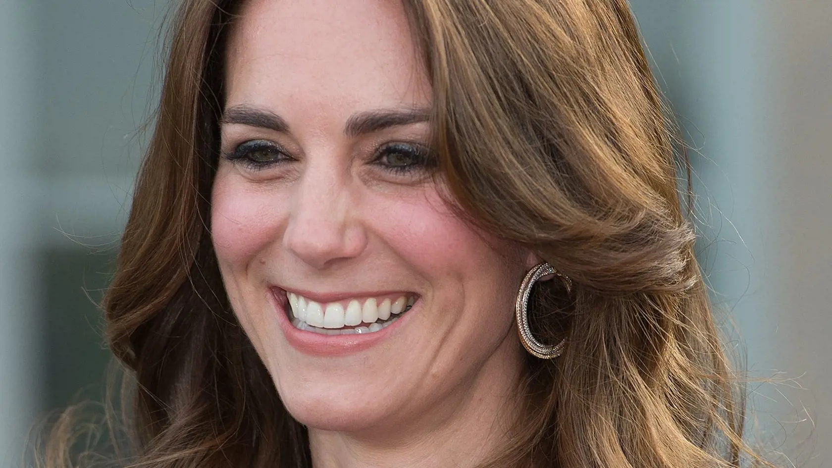 O tehotenstve Kate Middleton sa špekuluje už istý čas a jej priaznivci sa doslova chytajú každej možnej indície, ktorá by mohla nasvedčovať tomu, že je opäť v požehnanom stave. Podľa expertov má trojnásobná mamička v najbližšej dobe oznámiť ďalšiu radostnú novinu.