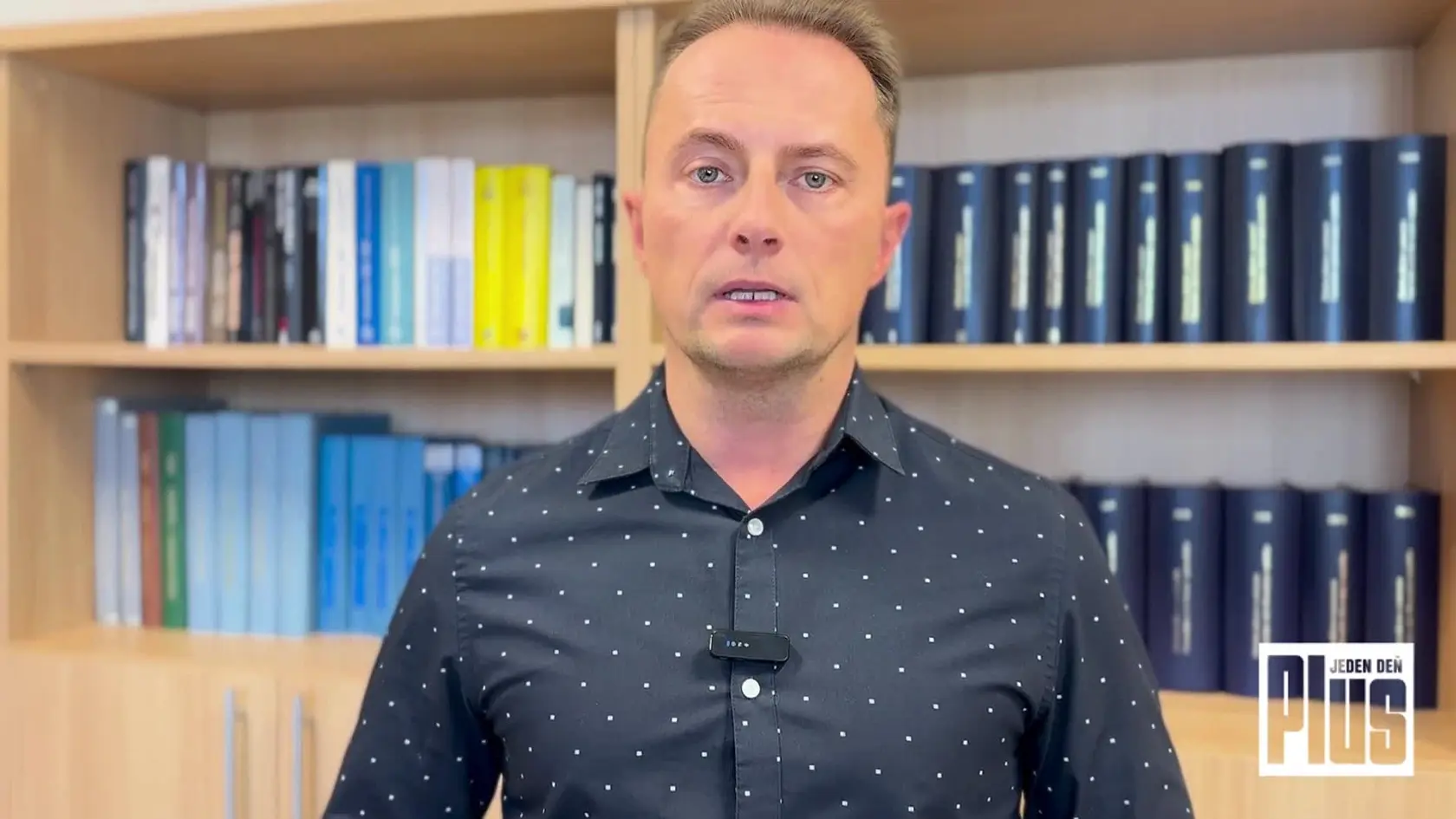 Politológ Řádek o hlasovaní europoslancov za stranu SMer pri schvaľovaní Európskej komisie.