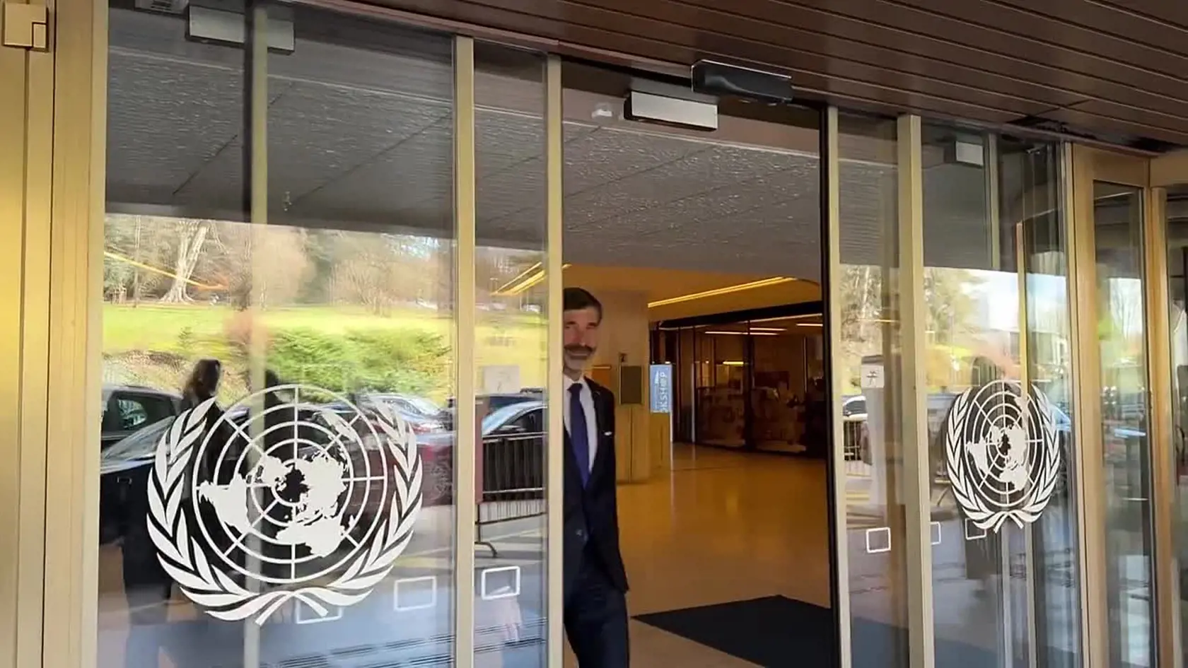 Minister zahraničných vecí Juraj Blanár bol nedávno v Ženeve. Počas tejto pracovnej cesty rokoval s vysokým komisárom OSN pre ľudské práva, s generálnou riaditeľkou Úradovne OSN, navštívil knižnicu s historickými dokumentmi z čias ČeskoSlovenska a zároveň spoznal aj históriu samotnej Ženevy.