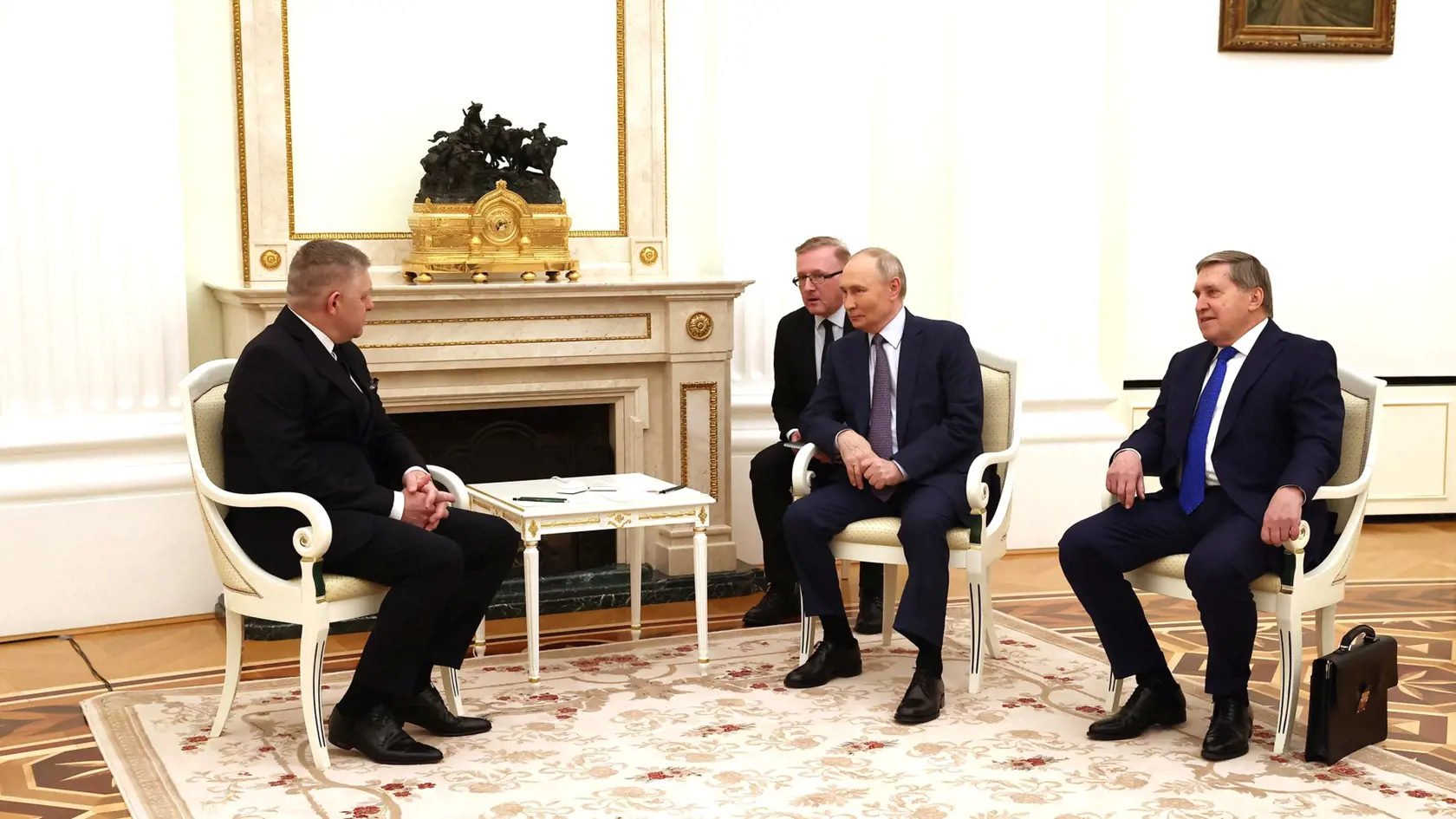 Premiér Robert Fico počas rokovania s ruským prezidentom Vladimirom Putinom.