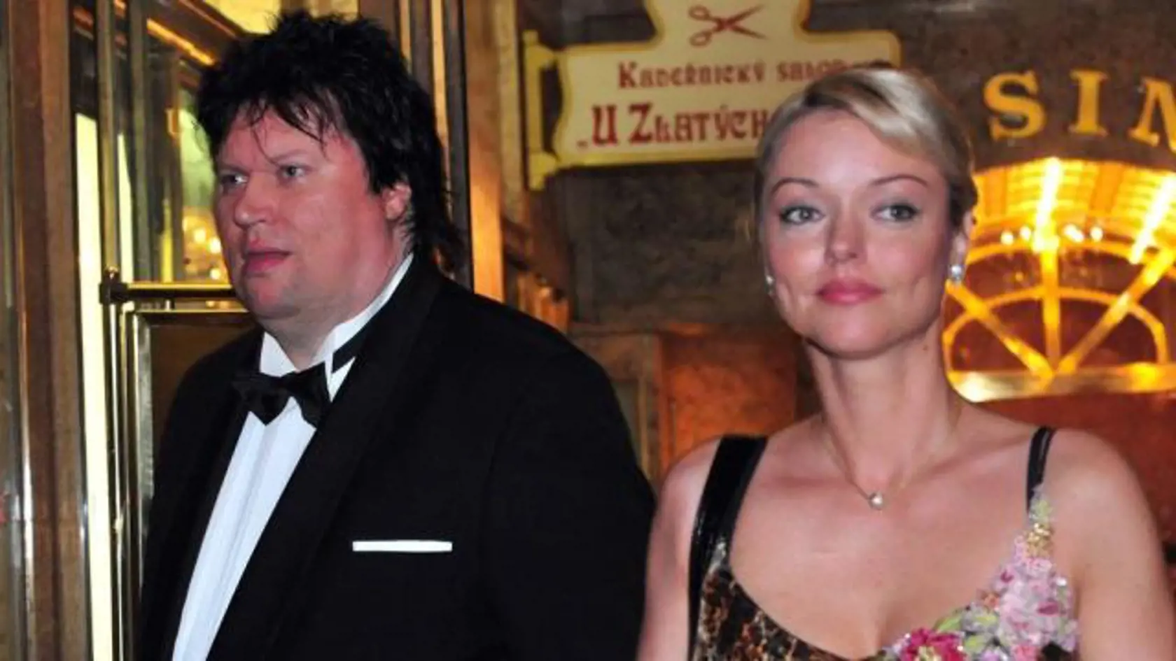Dominika sa teraz chystá povedať Timovi pravdu. Podľa fínskeho práva má síce nárok na polovicu jej dedičstva po Karlovi Gottovi, ale keďže zdedila veľké NIČ, aj polovica z ne´ho bude zase len NIČ.