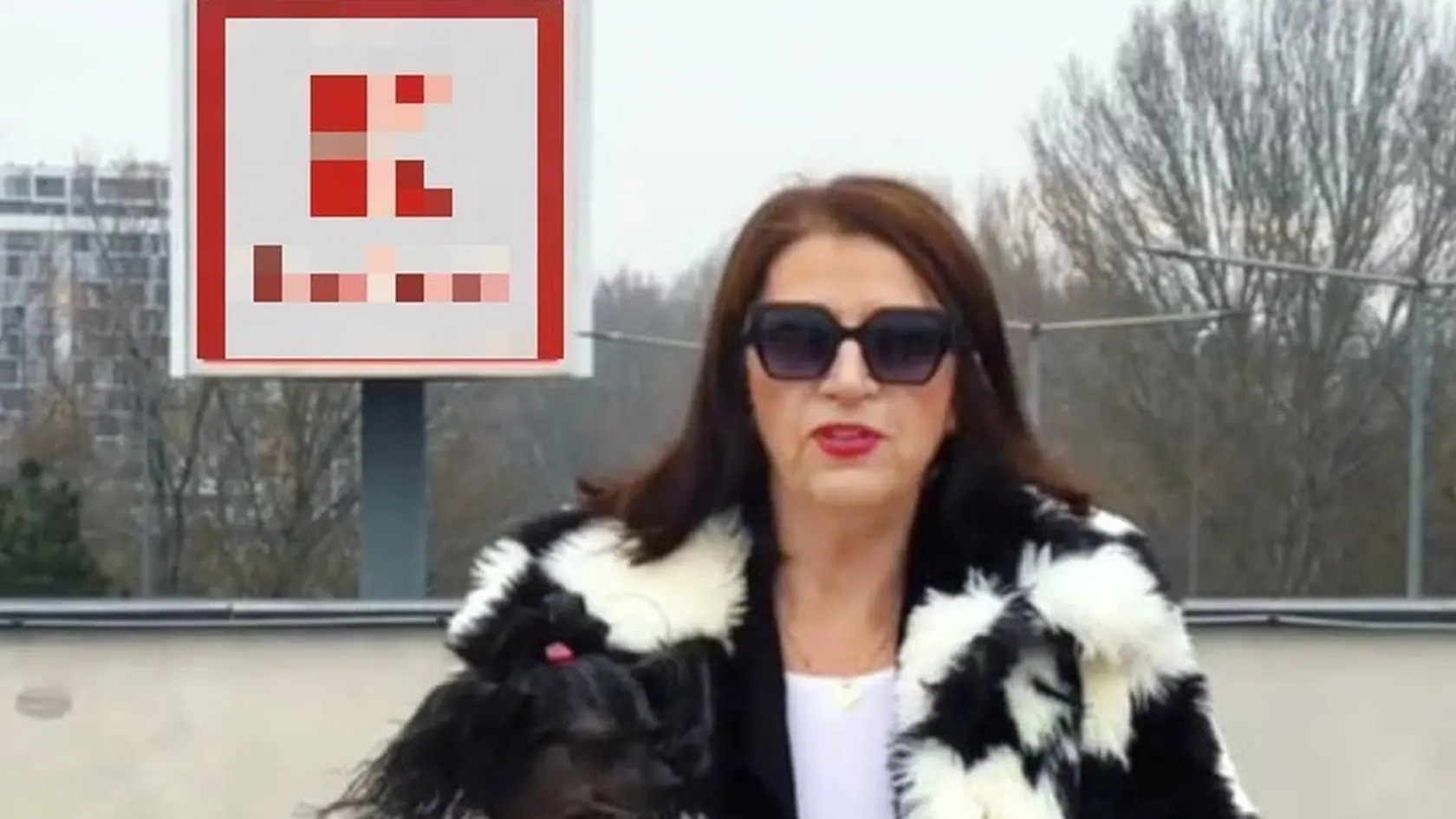 K niekdajšej boháčke neodmysliteľne patrí aj jej sučka Šarika. 