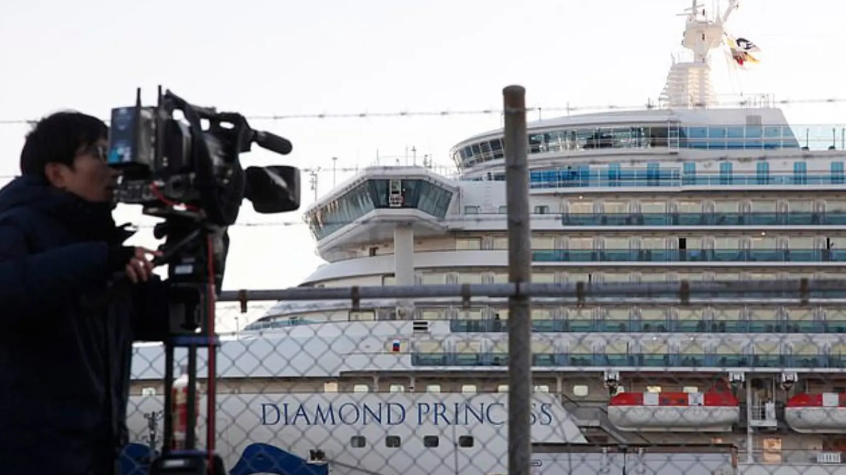 Pasažierov na výletnej lodi Diamond Princess domov nepustia, karanténa sa predlžuje!