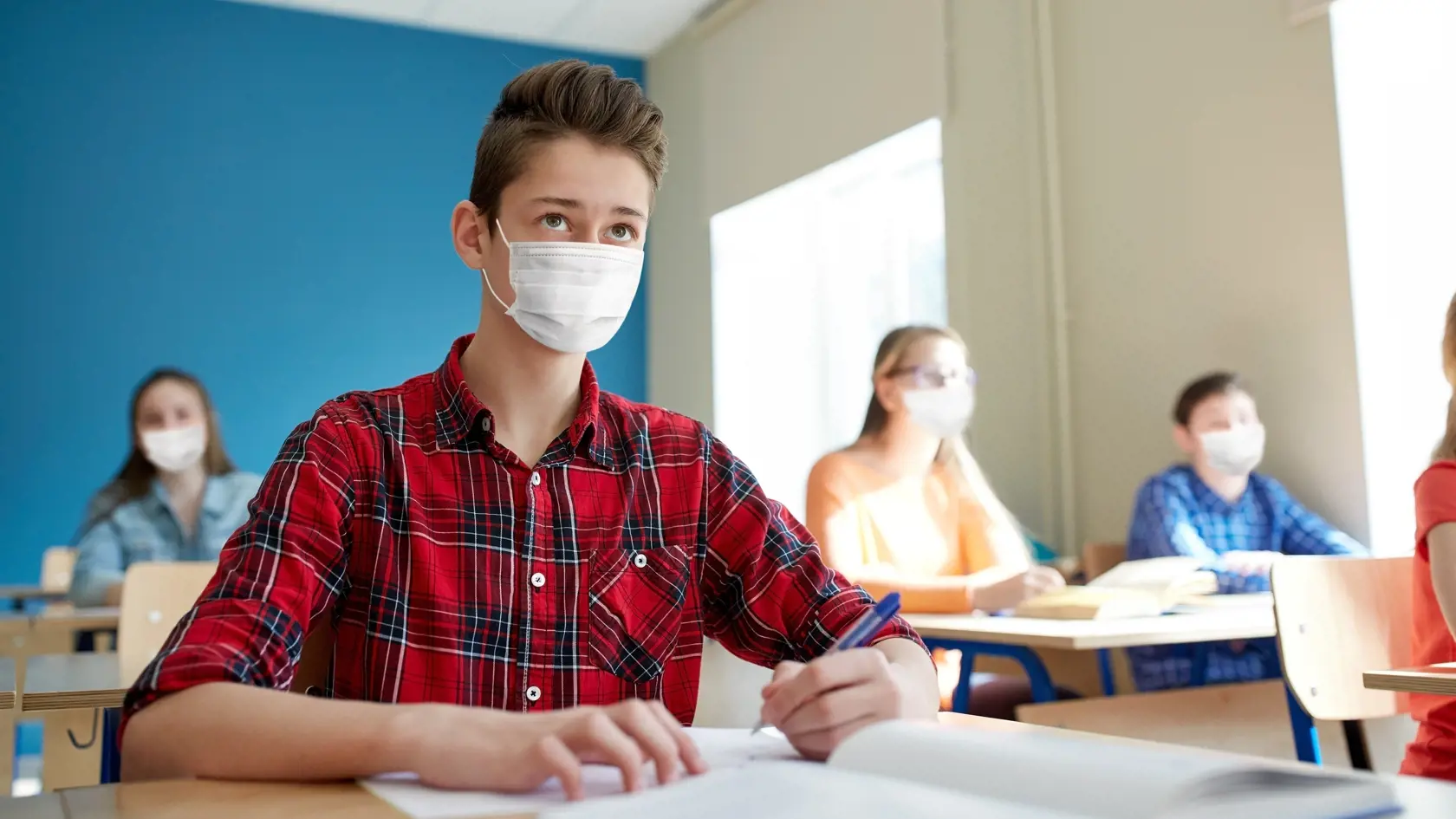 Rúško môže spôsobiť zdravotné problémy v minimálnej miere. Vyskytnúť sa môžu drobné vyrážky či mierne zápaly. Nevznikajú z neho však respiračné ochorenia.