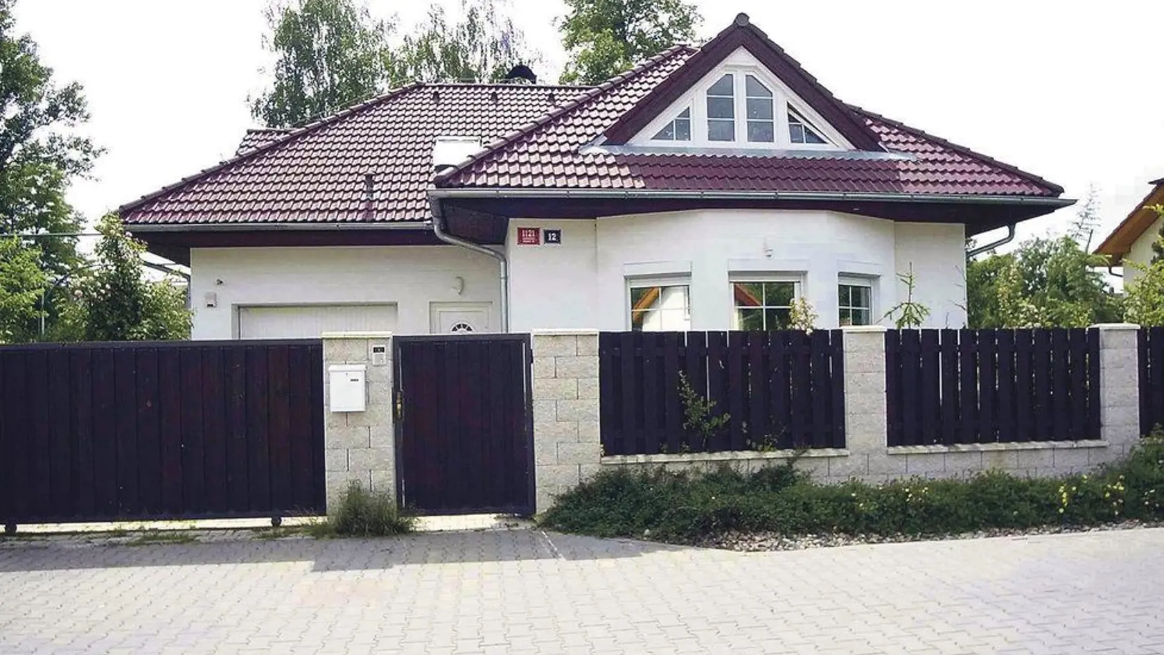 Dom Ivety Bartošovej v Uhříněvsi.
