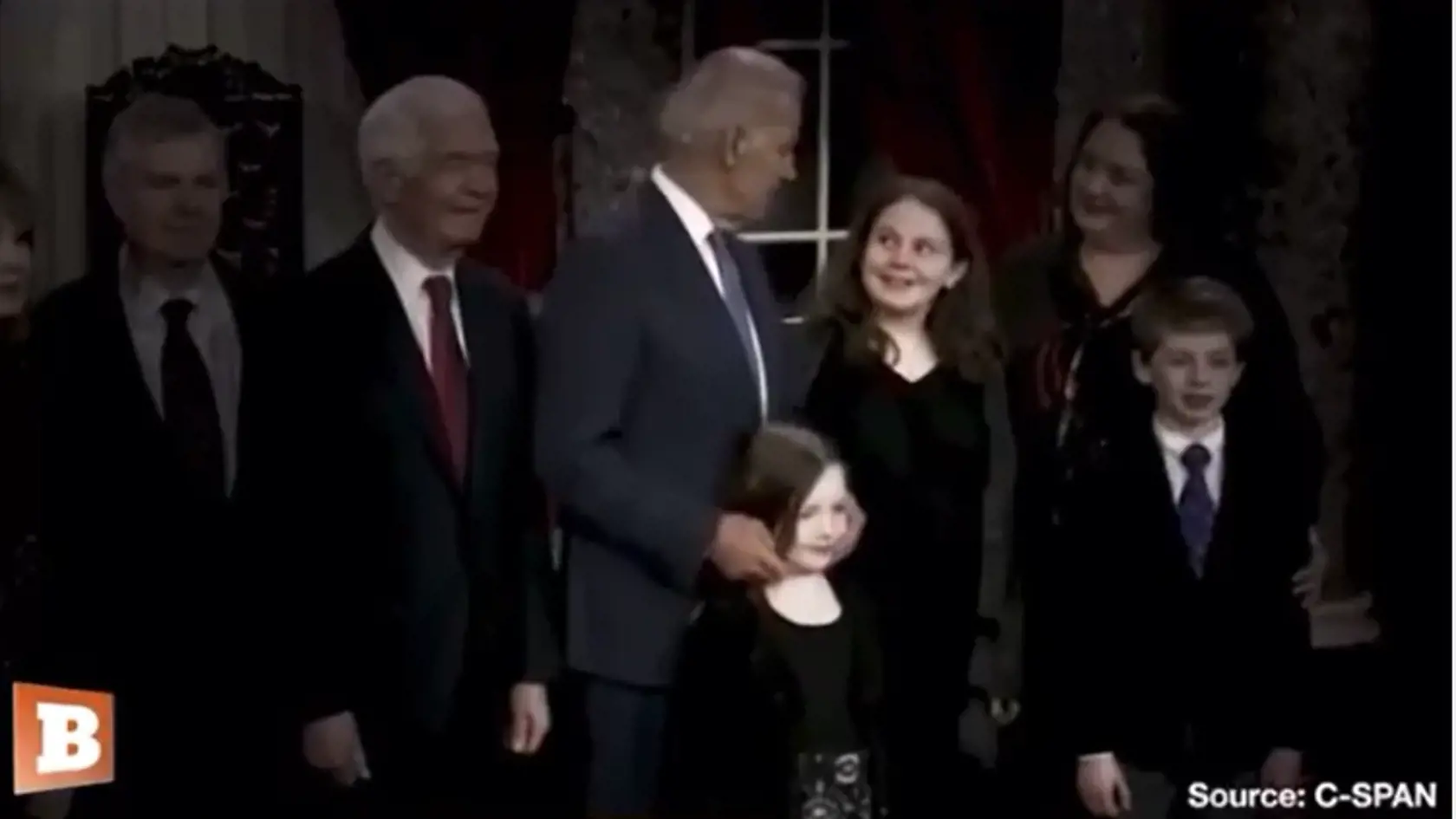 Joe Biden má blízko k deťom.