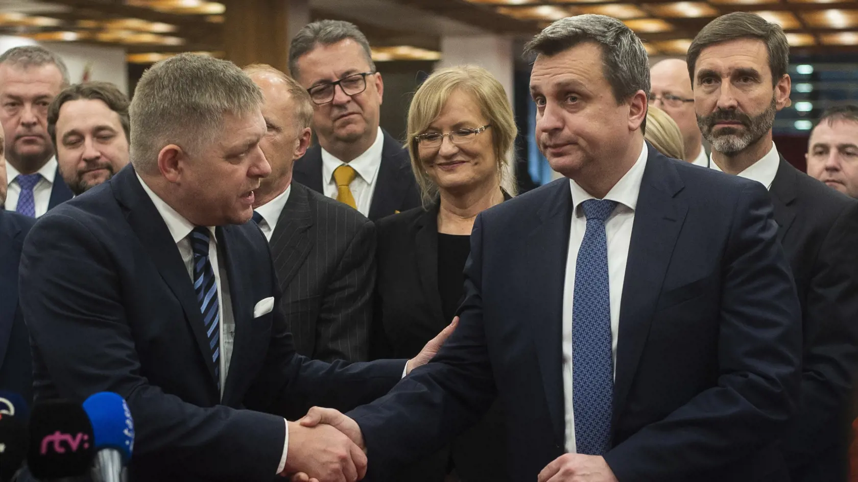 Robert Fico Andrej Danko poslanci 
