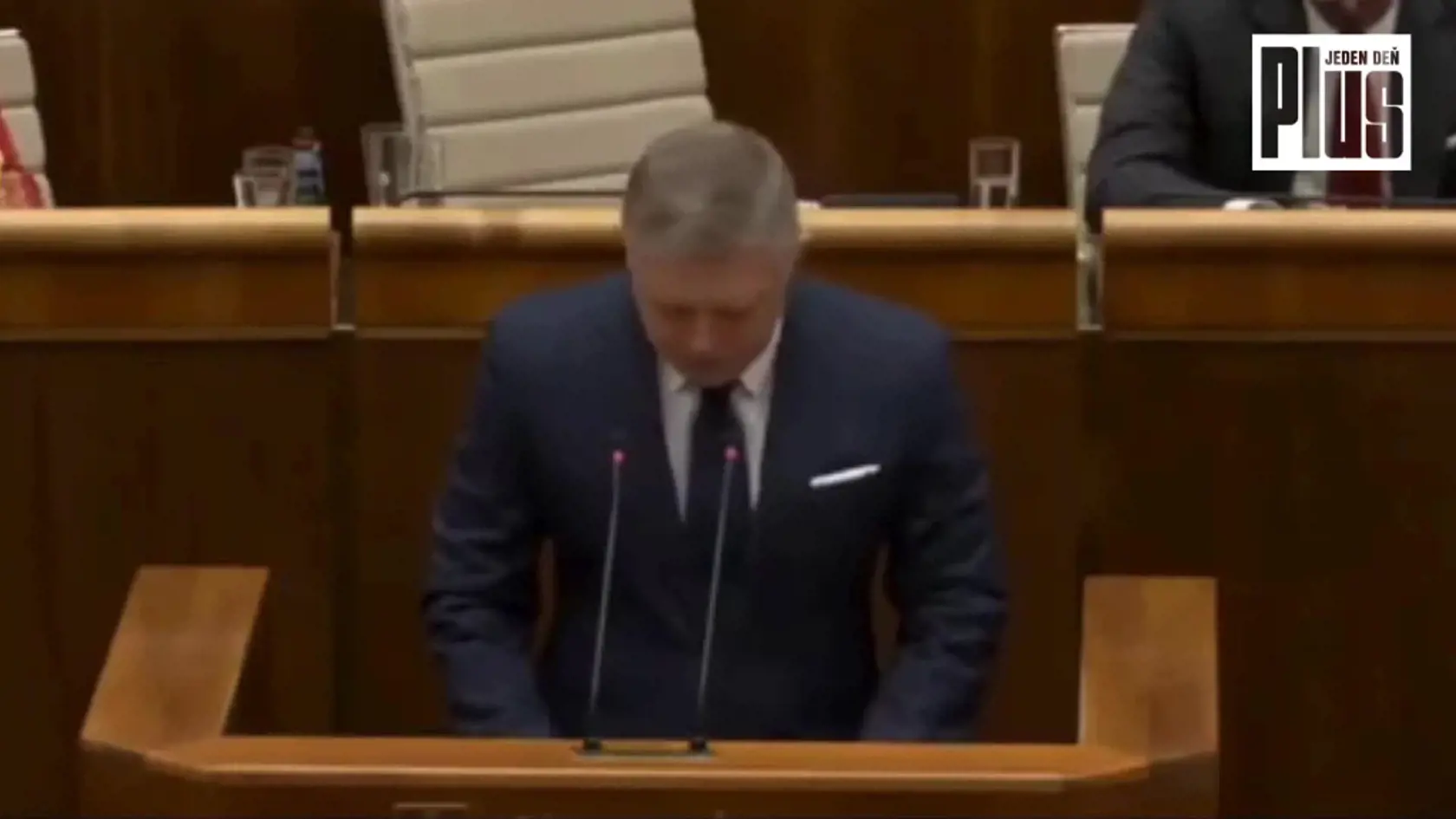 Silný príhovor premiéra Roberta Fica (Smer) počas odvolávania vlády. Obul sa do PS aj Šimečku