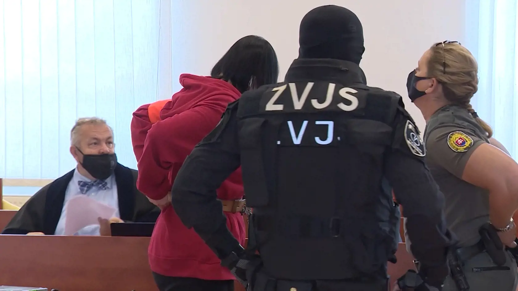 Obžalovaná Alena Zsuzsová na pojednávaní v kauze vraždy snúbencov.