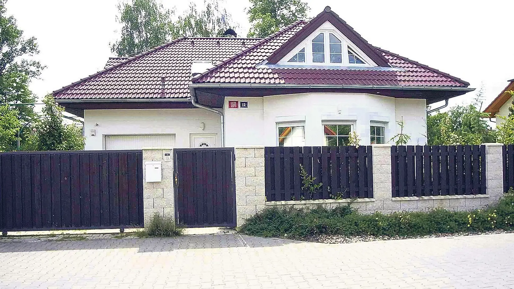 Pokud se dluhů Bartošové někdo neujme, může