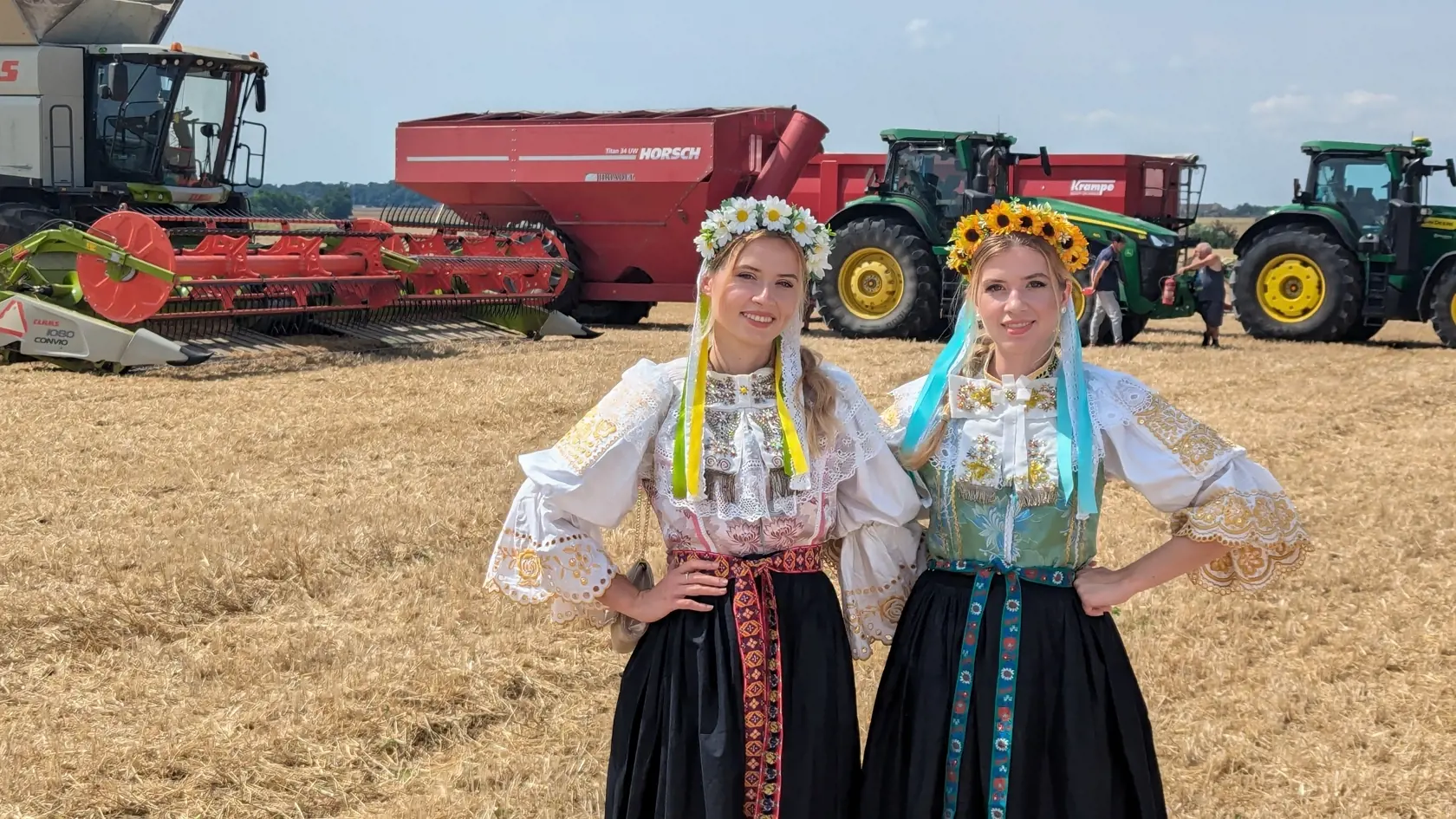 Žatva na poliach Agro Voderady za účasti premiéra Roberta Fica.