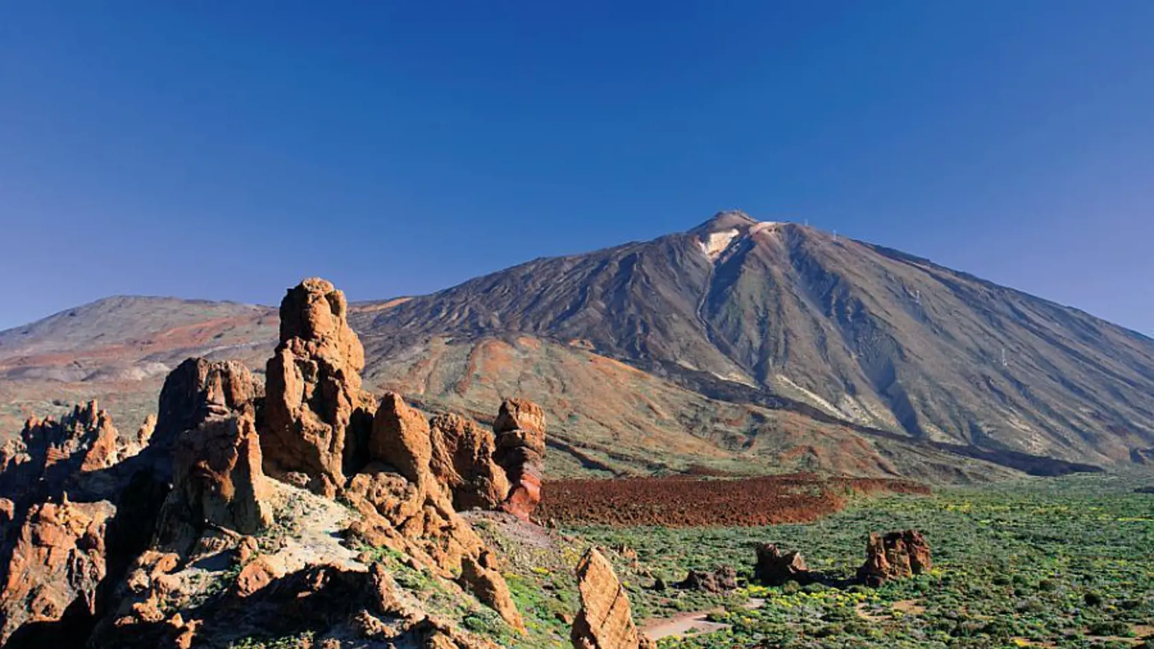 Najvyšší vrch Španielska – sopka Teide.
