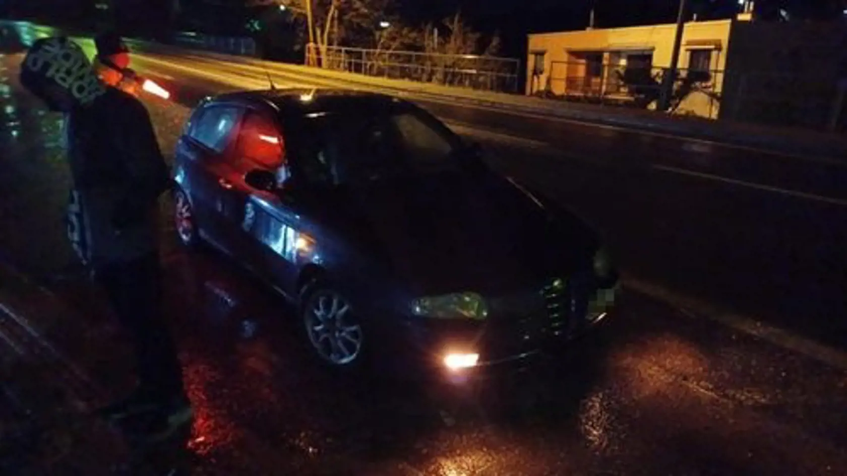 Migrantov, ktorí tvrdili, že sú zo Sýrie, zadržali policajti v noci na sobotu počas dopravno-bezpečnostnej akcie v okrese Považská Bystrica.