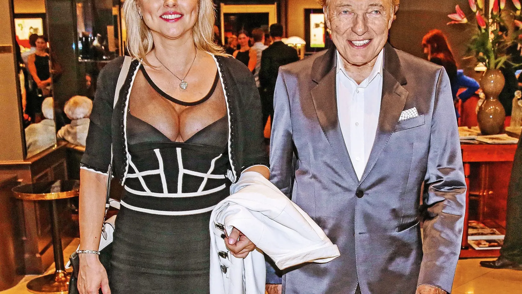 Udobrili sa: Karel Gott svojej najstaršej dcére Dominike, ktorá žije vo Fínsku, finančne pomáhal.