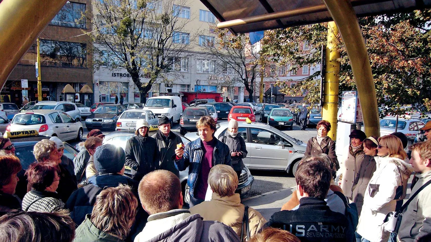 príbeh Po stopách zločinu, Milan Kolcun, potulky mestom so záujemcami, Košice
foto: Juraj Gašpar
uverejnené: Šarm č.39/2007
pôvodný súbor:P1080690.eps