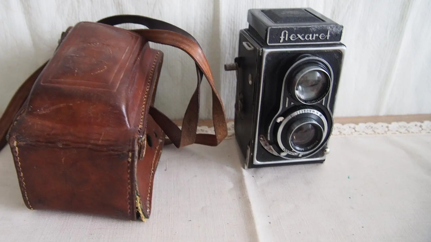 Starý fotoaparát značky Flexaret