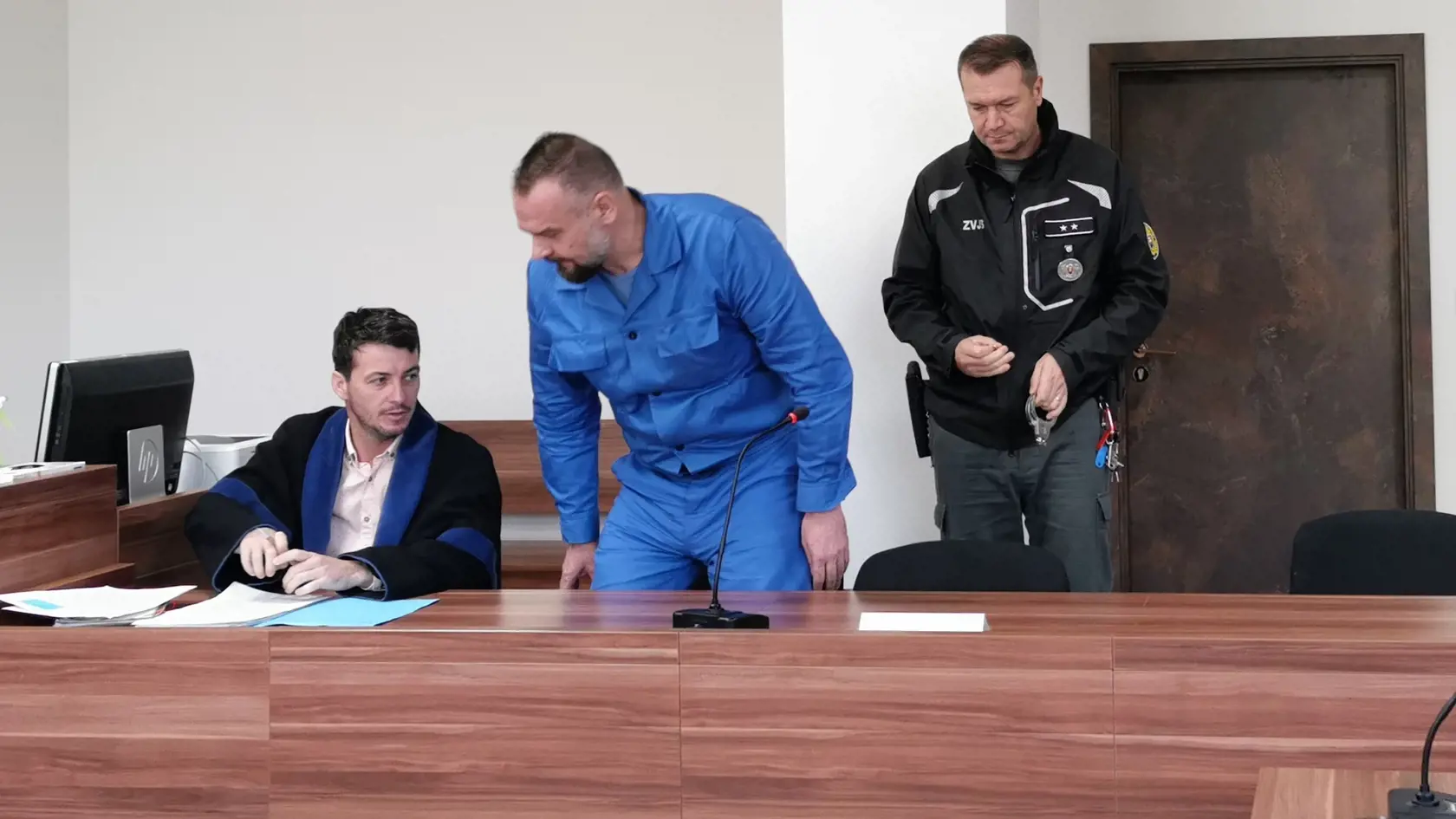 Tvrdí, že jediné peniaze čo im dlží je 50 eur za taxík.