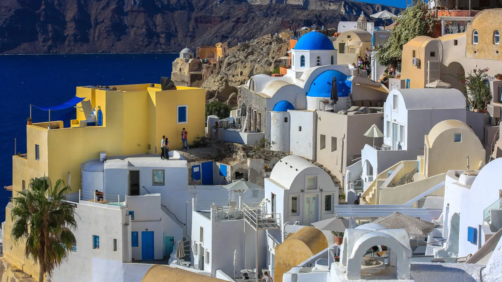 Santorini je sopečný ostrov.
