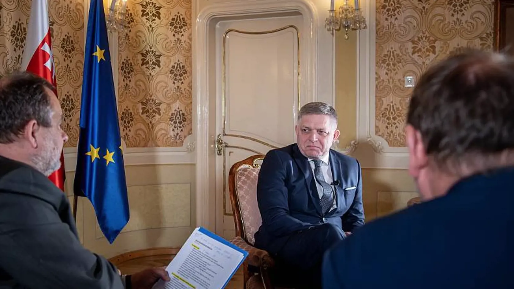 Premiér Robert Fico v rozhovore pre deník.cz s Romanom Gallom a Lubošom Palatom