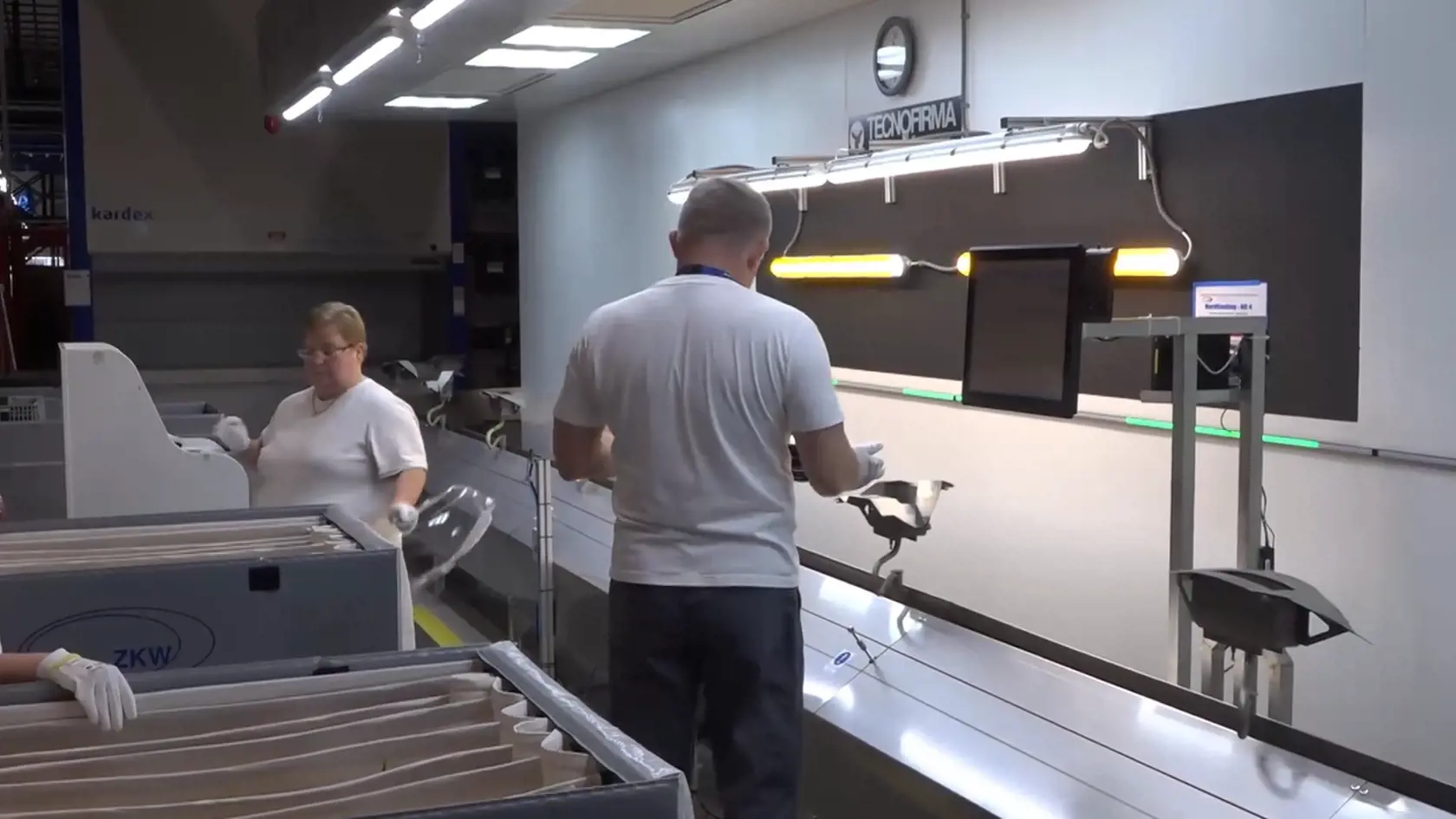 Fico odpracoval nočnú zmenu v závode pri Topoľčanoch