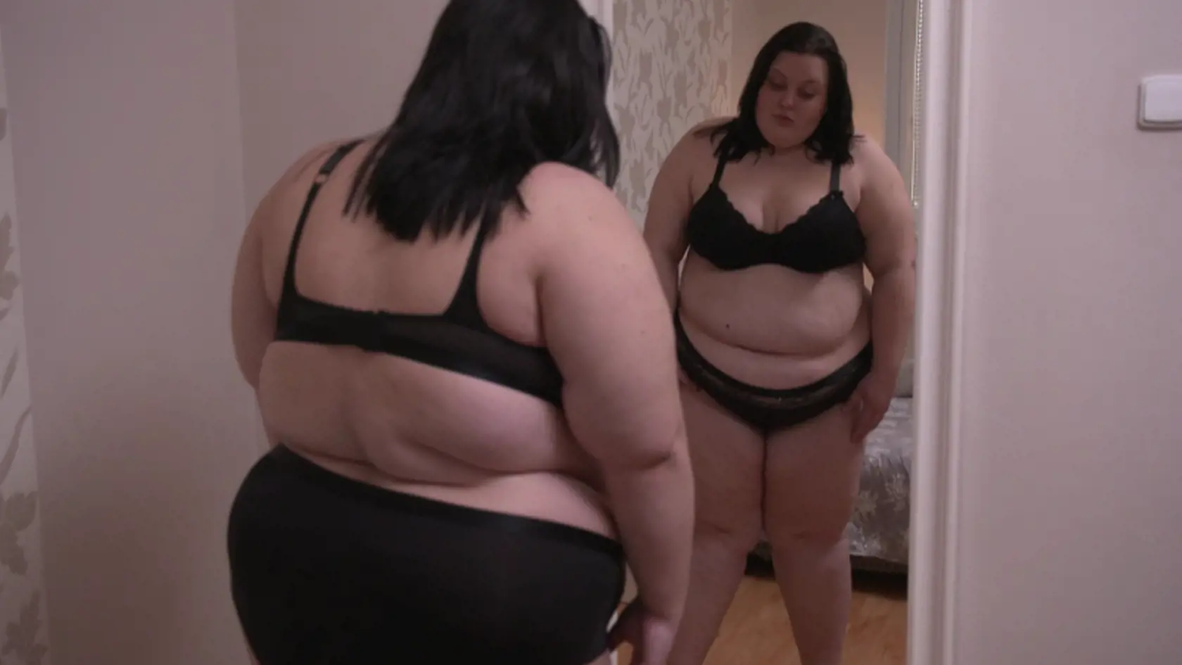 Keďže sa mladá Michaela (20) túžila zbaviť tabletiek na tlak, ktoré užívala už od štrnástich, rozhodla sa zabojovať. A bolo to pre ňu skutočne ťažké, pretože ako aj tréner Maroš Molnár prezradil, Michaela bola rozmaznaná a naučená, že nemusí robiť nič. „Keď nechceš bojovať o svoj lepší život, pokojne sa otoč a môžeš ísť domov,“povedal jej Maroš, keď nevládala.