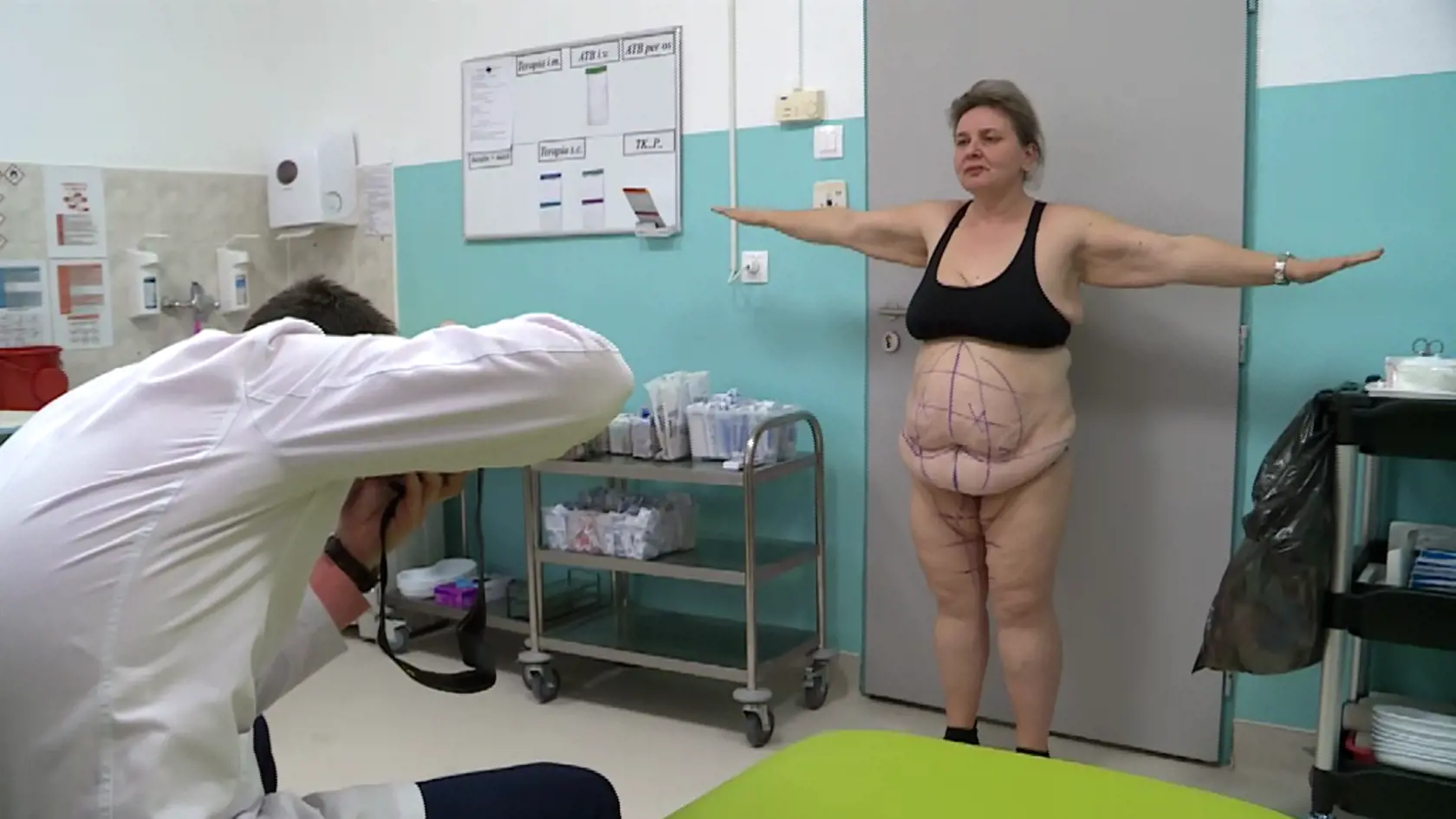 Napokon sa jej snaha vyplatila a z pôvodných 135 kg schudla na 76. A odzrkadlilo sa to nielen na jej postave, ale aj tvári. „Rok premeny bol skutočne extrémny, kedy sa toho nakopilo viac, ale práve to nás scelilo a utužilo náš vzťah. Manžel mi aj v ťažších chvíľach bol oporou, za čo mu ďakujem,”povedala po skončení šou Adriana.