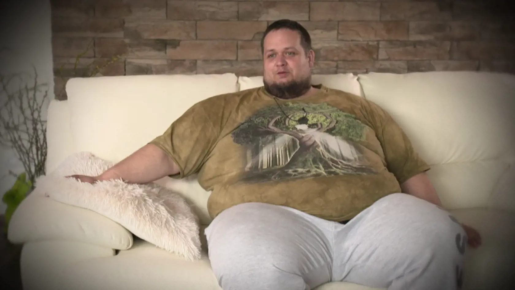 Bývalý thajský boxer Michal (35) sa za posledných 10 rokov poriadne opustil. Keďže sa nevedel nabažiť mäsa, vyjedol sa na 235 kg. A keď si vstúpil do svedomia a začal chudnúť, vôbec to nešlo ľahko.