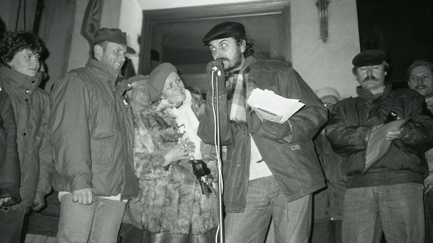 Na revolučnej tribúne v novembri 1989.
