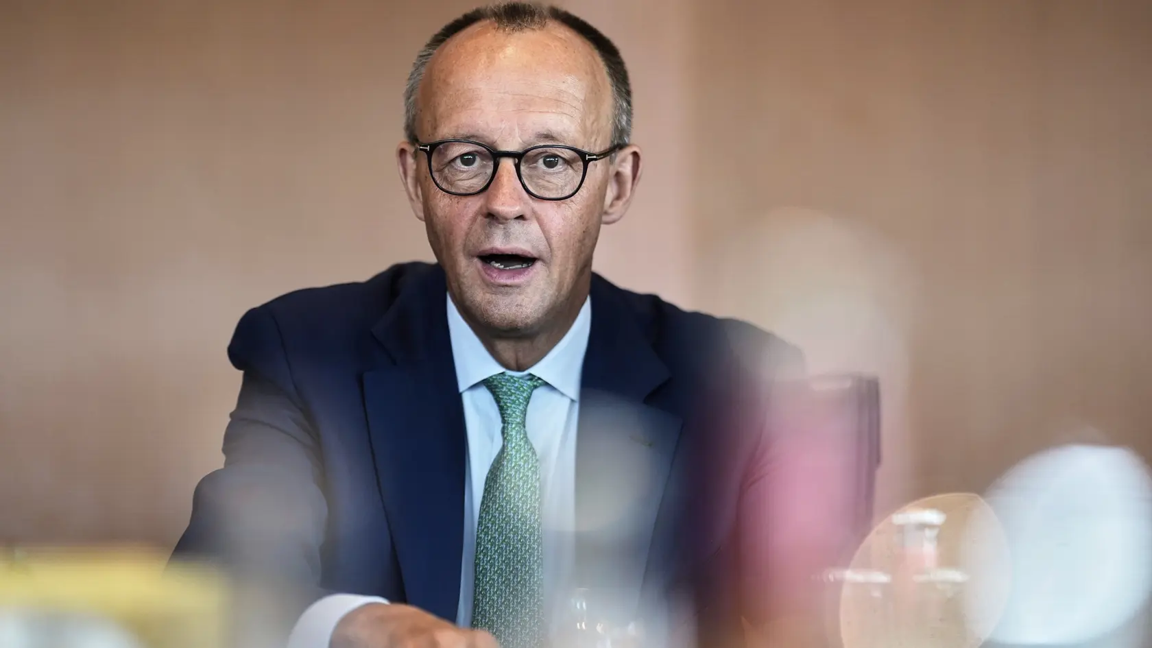 Nemecký spolkový kancelár Friedrich Merz ocenil českú muničnú iniciatívu, ktorá je podľa neho príkladnou pomocou Ukrajine.