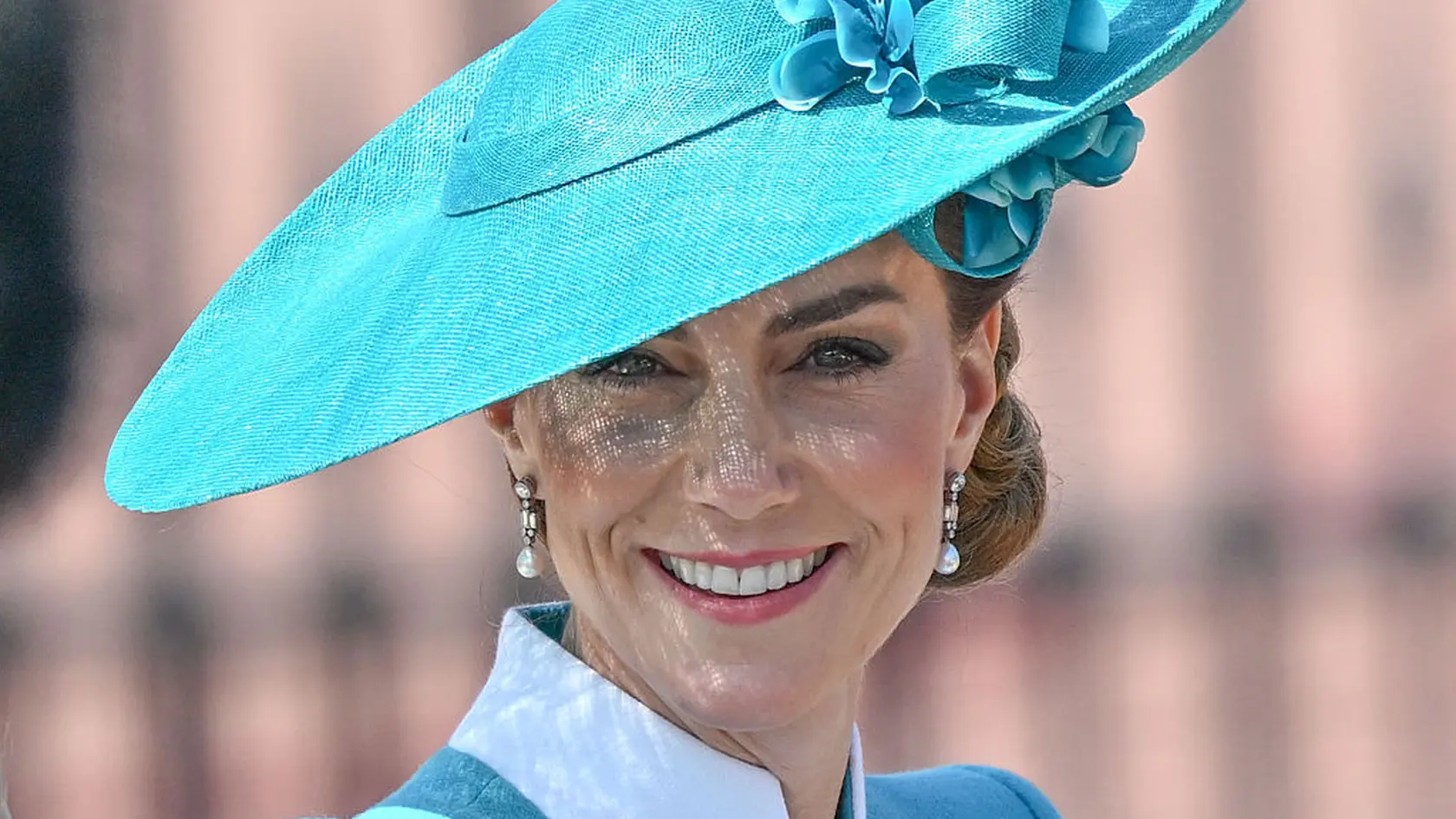 Princeznej Kate modrá mimoriadne pristane, čo poviete?