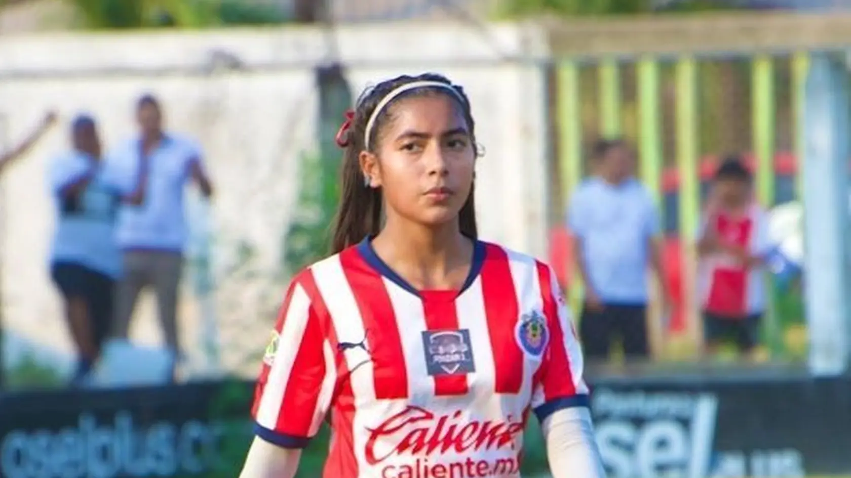 Mladá futbalistka Atziri Ledif Galeana Valencia skolabovala počas zápasu.