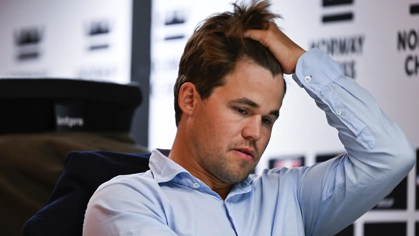 Magnus Carlsen neudržal nervy na uzde.