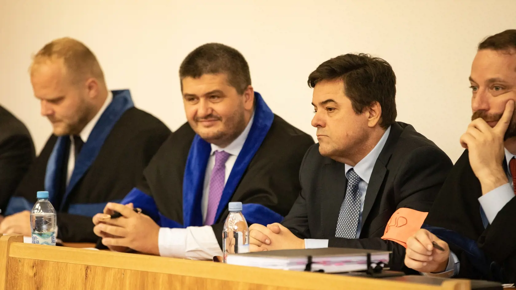 Marian Kočner je obvinený v prípade vraždy Jána Kuciaka. Na snímkach ako obžalovaný počas vvypočúvania v kauze Zmenky.