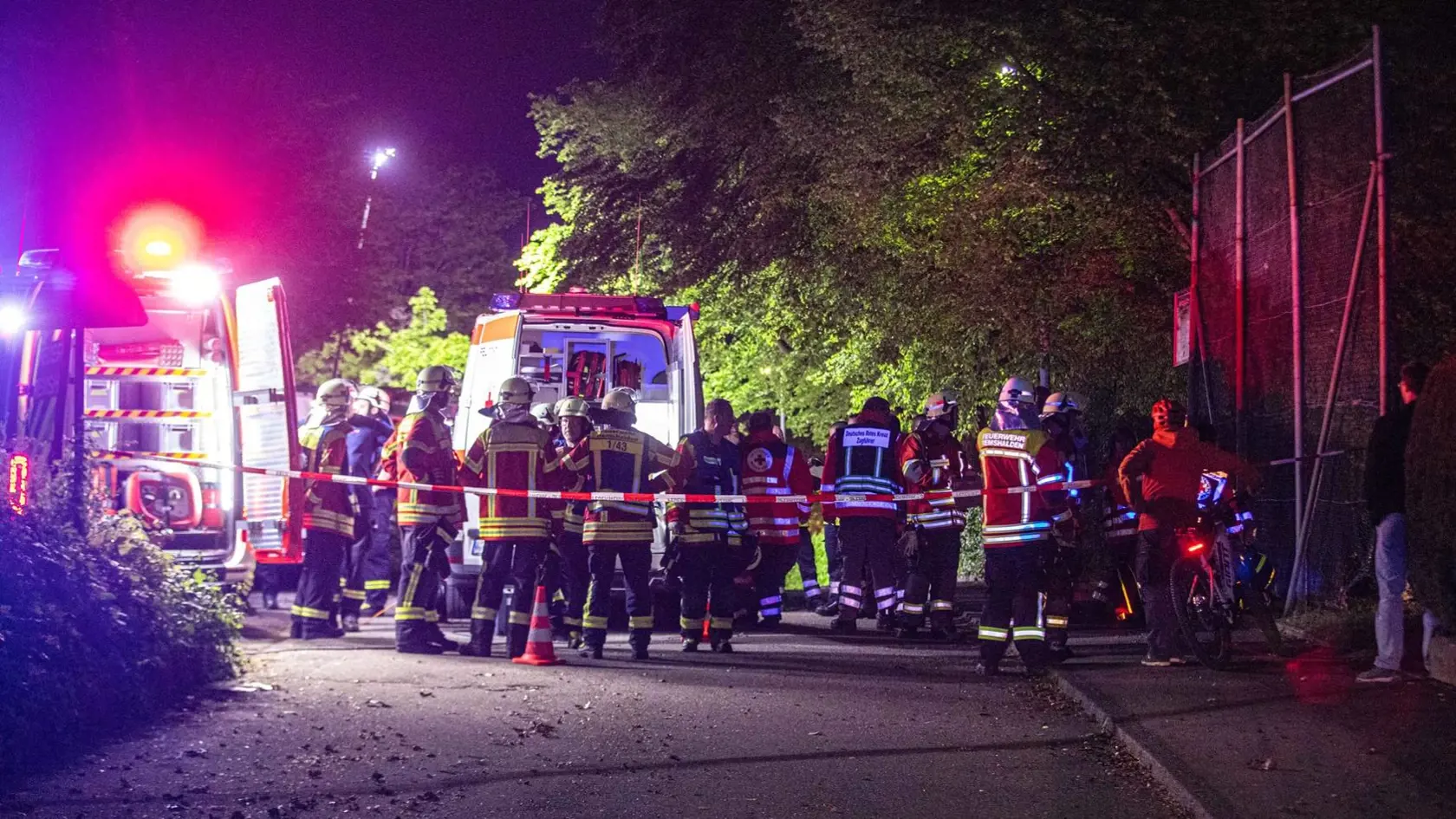 Štyri deti sa prepadli strechou športového centra
